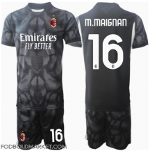 AC Milan Mike Maignan #16 Målmand Hjemmebanetrøje Børn 2024-25 Kortærmet (+ Korte bukser)