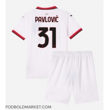 AC Milan Strahinja Pavlovic #31 Udebanetrøje Børn 2024-25 Kortærmet (+ Korte bukser)
