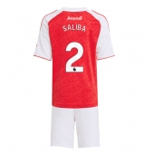 Arsenal William Saliba #2 Hjemmebanetrøje Børn 2025-26 Kortærmet (+ Korte bukser)