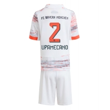 Bayern Munich Dayot Upamecano #2 Udebanetrøje Børn 2025-26 Kortærmet (+ Korte bukser)