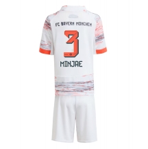 Bayern Munich Kim Min-jae #3 Udebanetrøje Børn 2025-26 Kortærmet (+ Korte bukser)