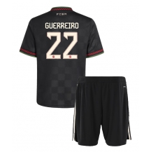 Bayern Munich Raphael Guerreiro #22 Tredjetrøje Børn 2025-26 Kortærmet (+ Korte bukser)