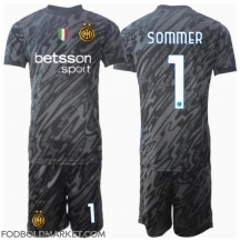 Inter Milan Yann Sommer #1 Målmand Tredjetrøje Børn 2024-25 Kortærmet (+ Korte bukser)