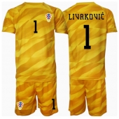 Kroatien Dominik Livakovic #1 Målmand Hjemmebanetrøje Børn EM 2024 Kortærmet (+ Korte bukser)