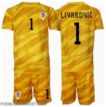 Kroatien Dominik Livakovic #1 Målmand Hjemmebanetrøje Børn EM 2024 Kortærmet (+ Korte bukser)
