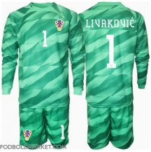 Kroatien Dominik Livakovic #1 Målmand Udebanetrøje Børn EM 2024 Langærmet (+ Korte bukser)