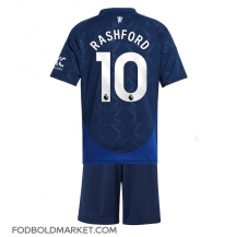 Manchester United Marcus Rashford #10 Udebanetrøje Børn 2024-25 Kortærmet (+ Korte bukser)