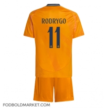 Real Madrid Rodrygo Goes #11 Udebanetrøje Børn 2024-25 Kortærmet (+ Korte bukser)